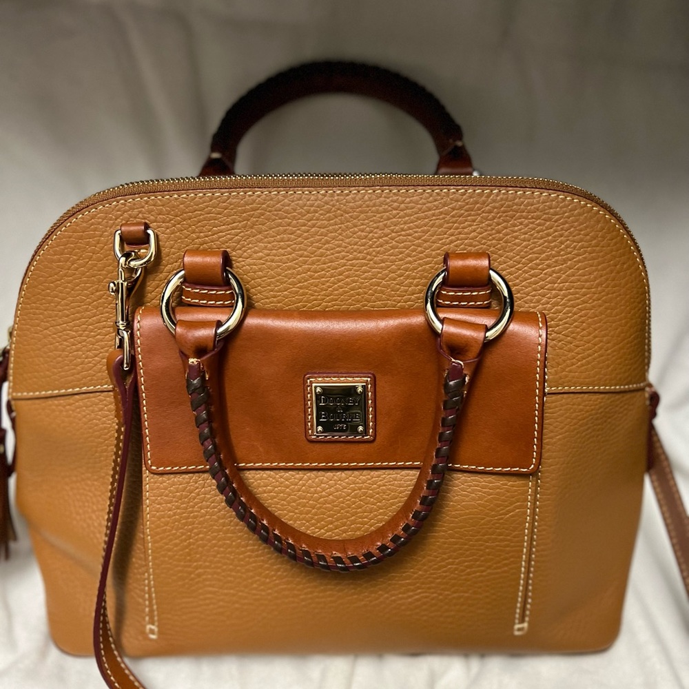 DOONEY & BOURKE 
AUBREY DOME SATCHEL